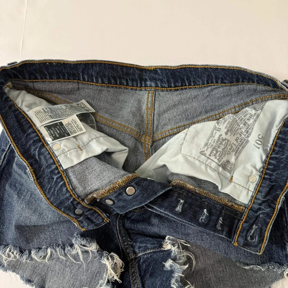 Levis 501 Original Cut Off Denim Shorts Dark Wash Distressed Button Fly Size W31